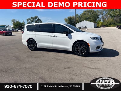 2026 Chrysler Pacifica Select 100th Anniversary Edition !!!