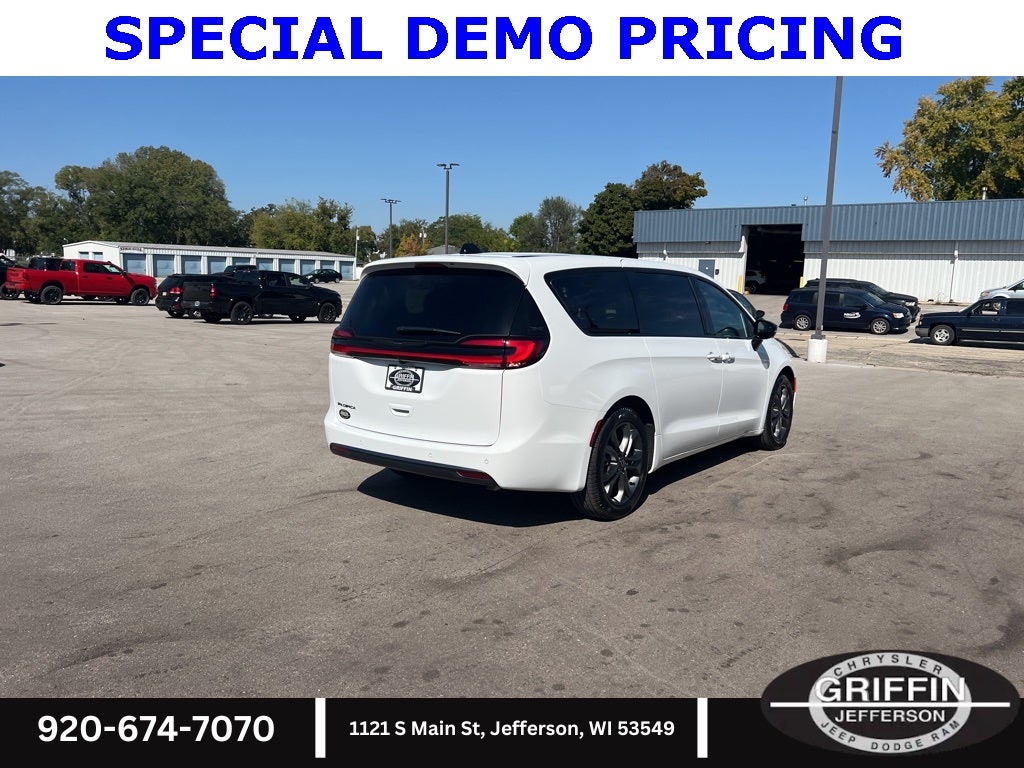 2026 Chrysler Pacifica Select 100th Anniversary Edition !!!