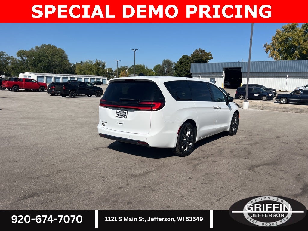 2026 Chrysler Pacifica Select 100th Anniversary Edition !!!