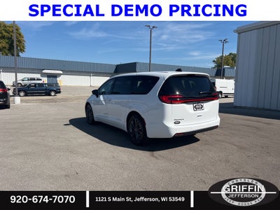 2026 Chrysler Pacifica Select 100th Anniversary Edition !!!