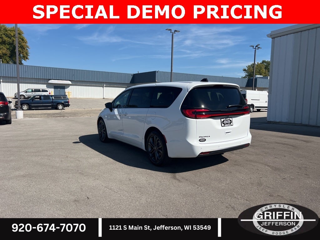 2026 Chrysler Pacifica Select 100th Anniversary Edition !!!