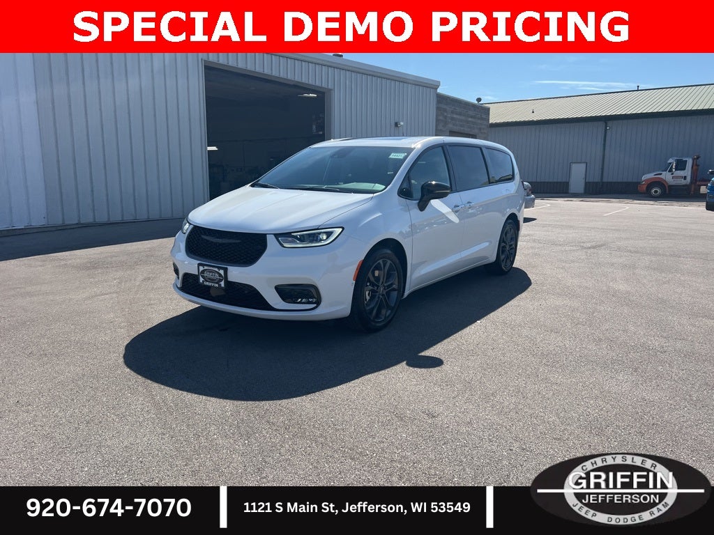 2026 Chrysler Pacifica Select 100th Anniversary Edition !!!