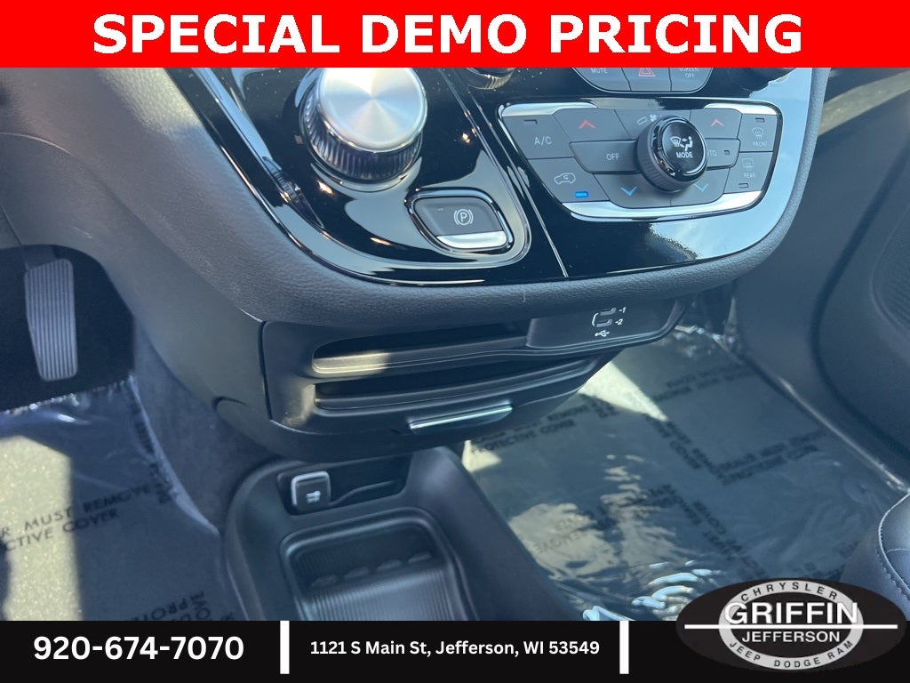 2026 Chrysler Pacifica Select 100th Anniversary Edition !!!