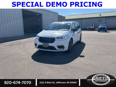 2026 Chrysler Pacifica Select 100th Anniversary Edition !!!