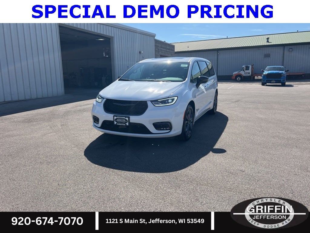 2026 Chrysler Pacifica Select 100th Anniversary Edition !!!