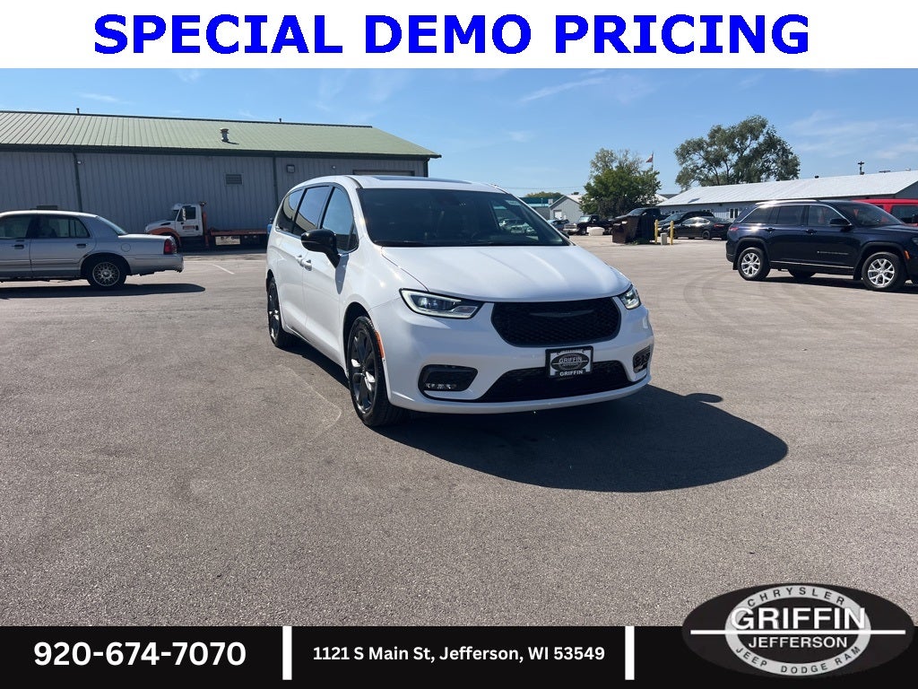 2026 Chrysler Pacifica Select 100th Anniversary Edition !!!