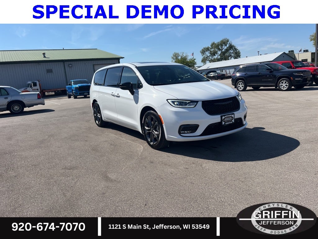 2026 Chrysler Pacifica Select 100th Anniversary Edition !!!