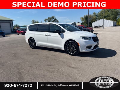 2026 Chrysler Pacifica Select 100th Anniversary Edition !!!