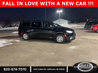 2026 Chrysler Pacifica Select SUNROOF !!!