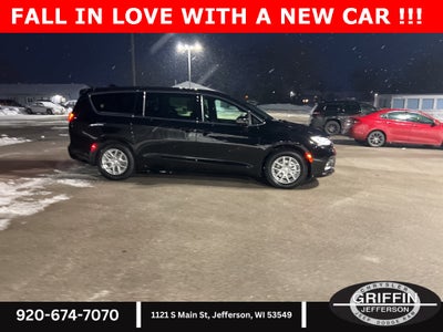 2026 Chrysler Pacifica Select SUNROOF !!!