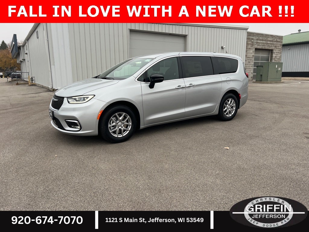 2026 Chrysler Pacifica Select