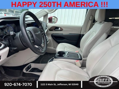 2017 Chrysler Pacifica Touring L Plus 3.6L V6 !!!