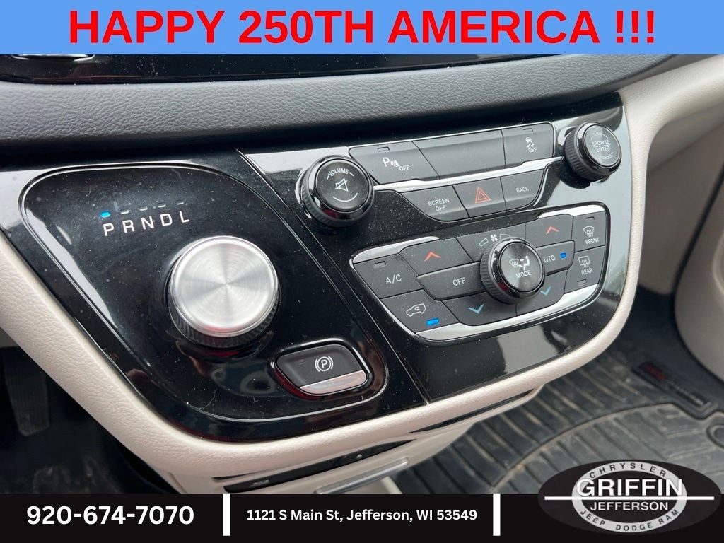 2017 Chrysler Pacifica Touring L Plus 3.6L V6 !!!