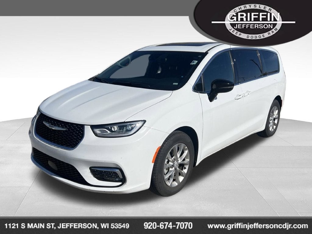2026 Chrysler Pacifica Limited Near Madison WI
