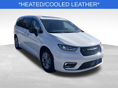 2026 Chrysler Pacifica Limited Near Madison WI