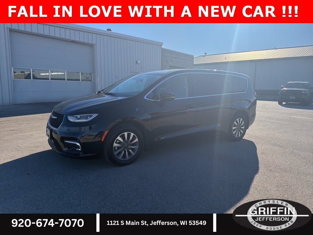 2024 Chrysler Pacifica Select