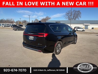 2024 Chrysler Pacifica Select