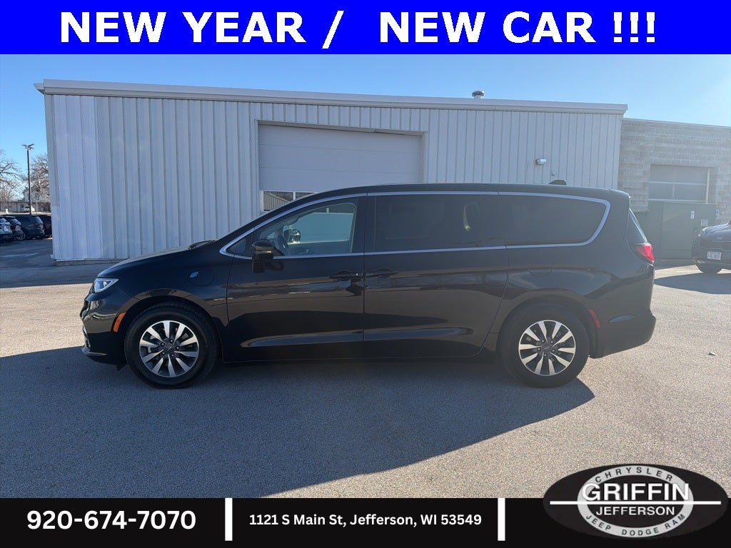 2024 Chrysler Pacifica Select