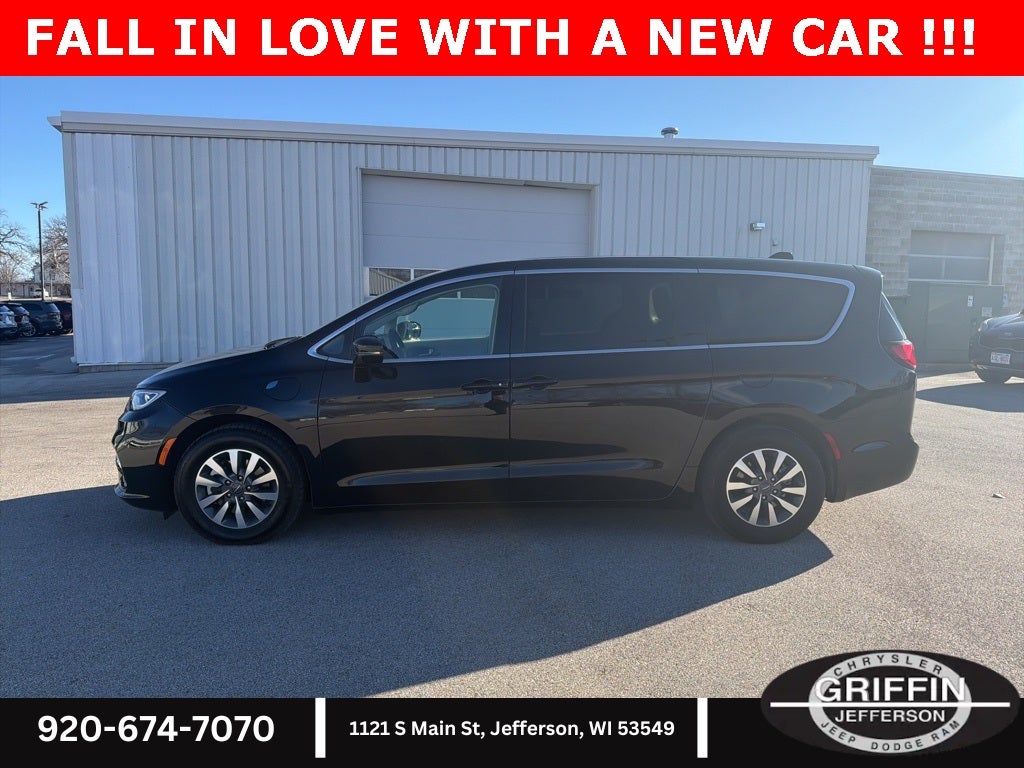 2024 Chrysler Pacifica Select