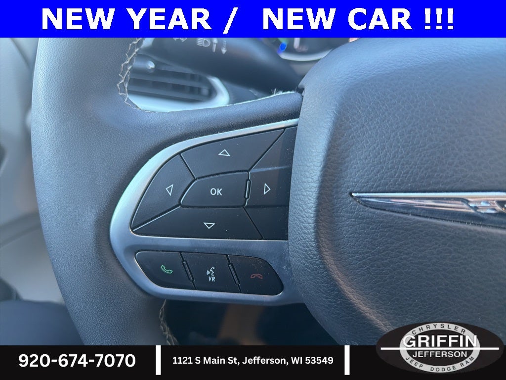 2024 Chrysler Pacifica Select