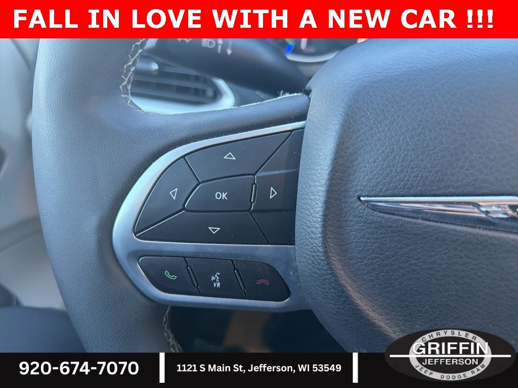 2024 Chrysler Pacifica Select