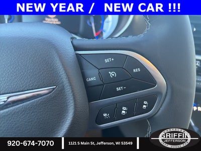 2024 Chrysler Pacifica Select