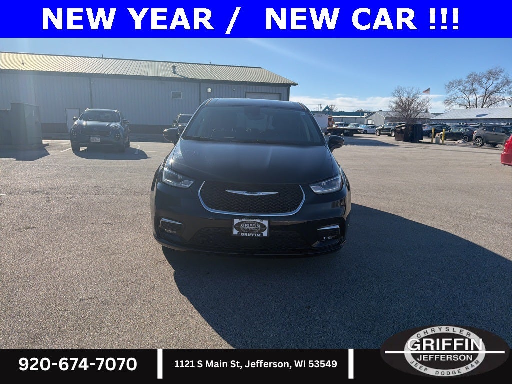 2024 Chrysler Pacifica Select
