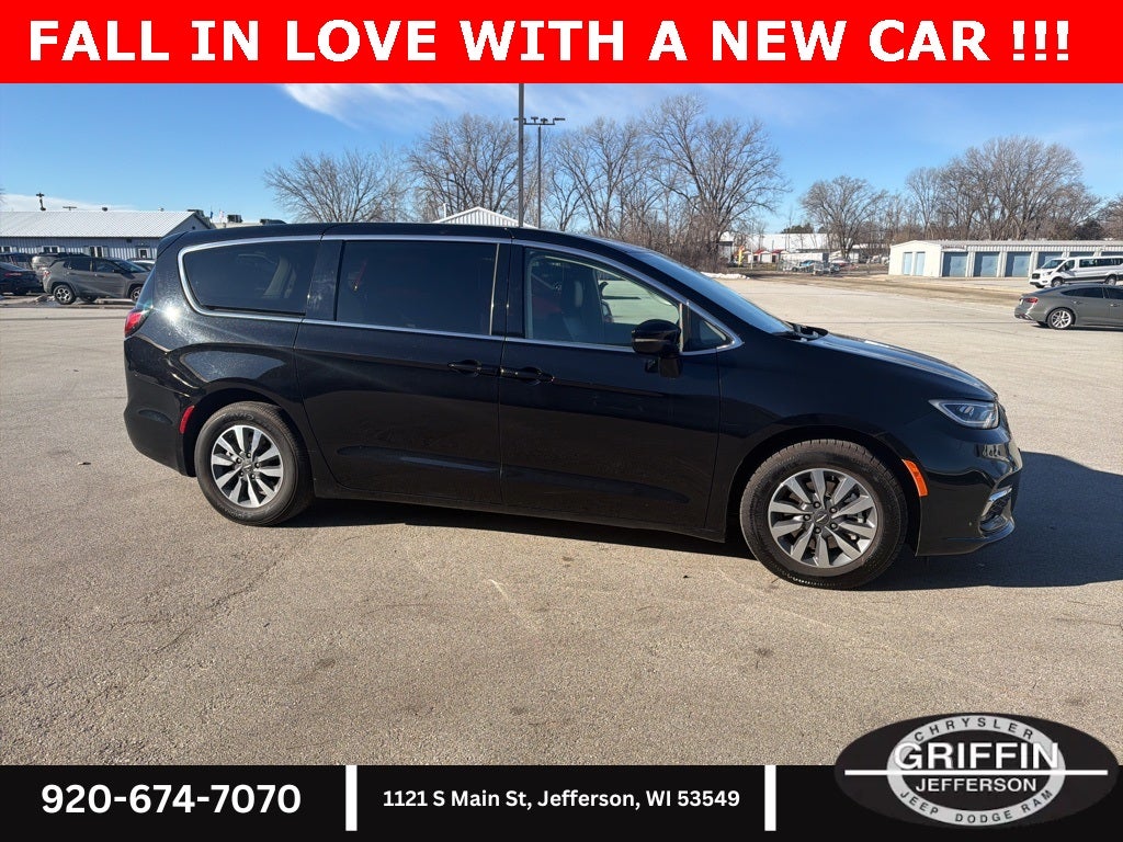 2024 Chrysler Pacifica Select