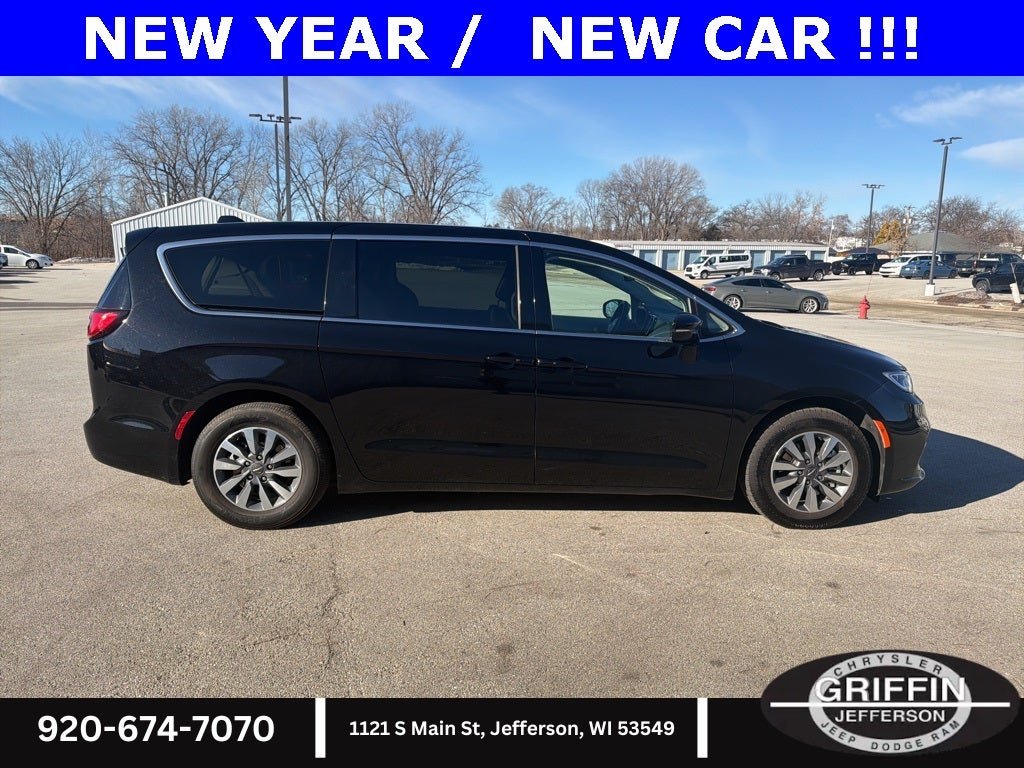 2024 Chrysler Pacifica Select