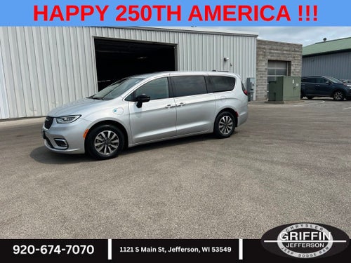 2024 Chrysler Pacifica Hybrid Select 3.6L V6 !!!