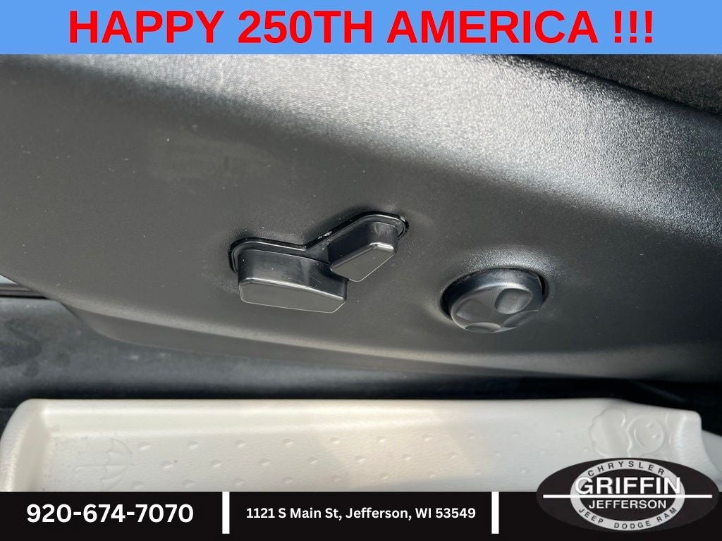 2024 Chrysler Pacifica Hybrid Select 3.6L V6 !!!