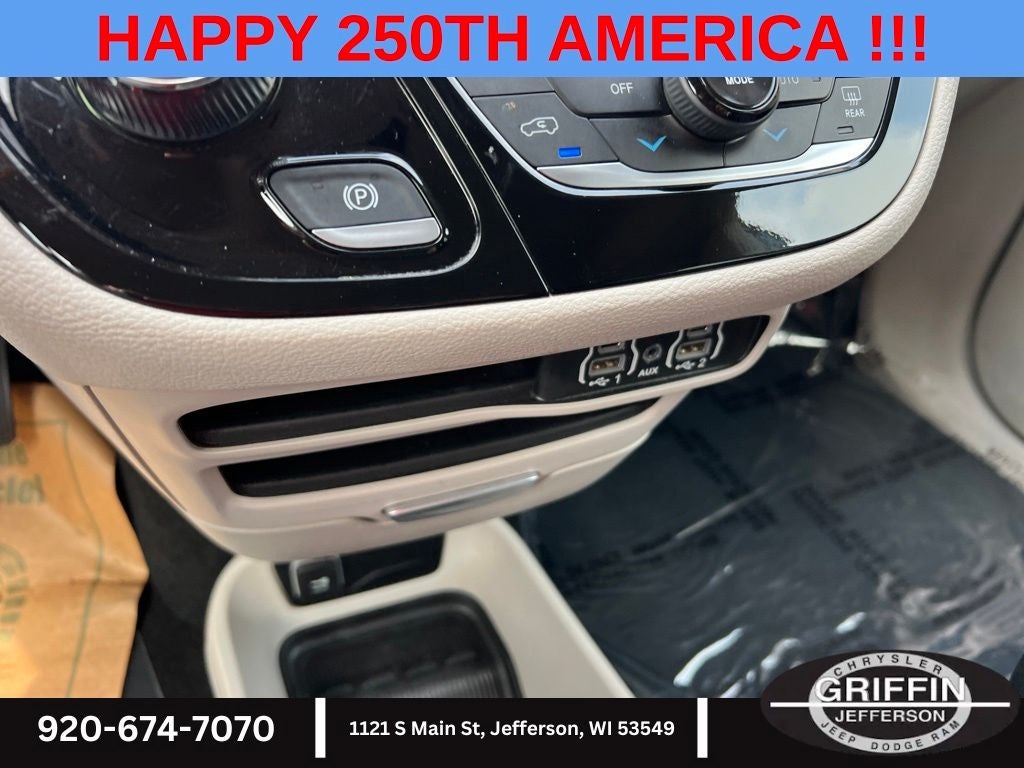 2024 Chrysler Pacifica Hybrid Select 3.6L V6 !!!
