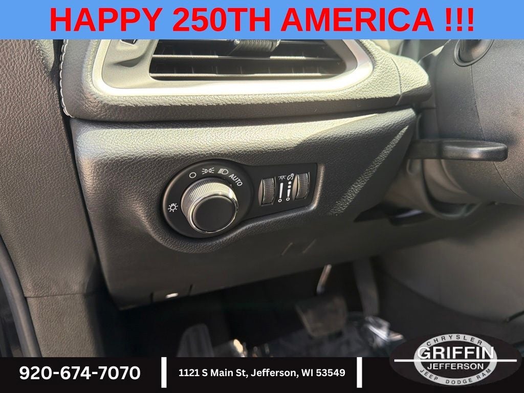 2027 Chrysler Pacifica Select AWD !!!