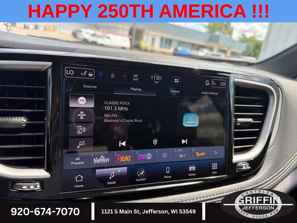 2027 Chrysler Pacifica Select AWD !!!