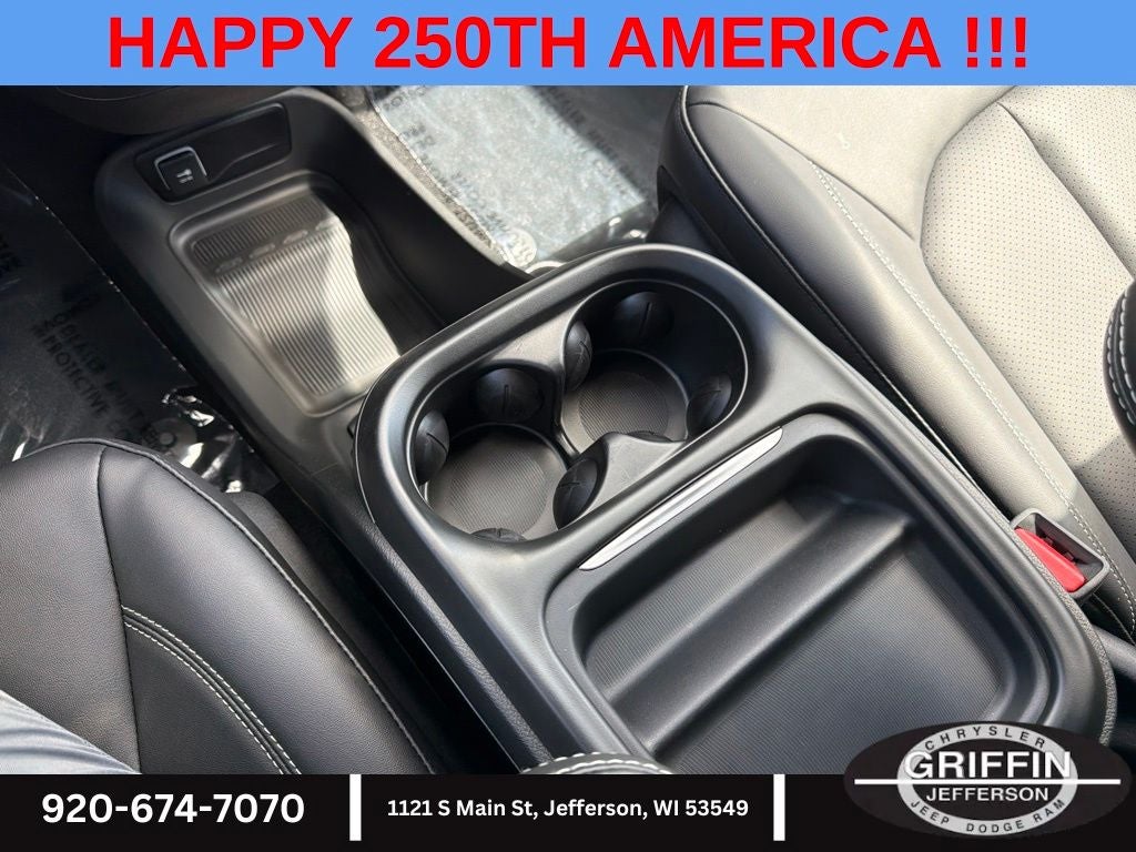 2027 Chrysler Pacifica Select AWD !!!