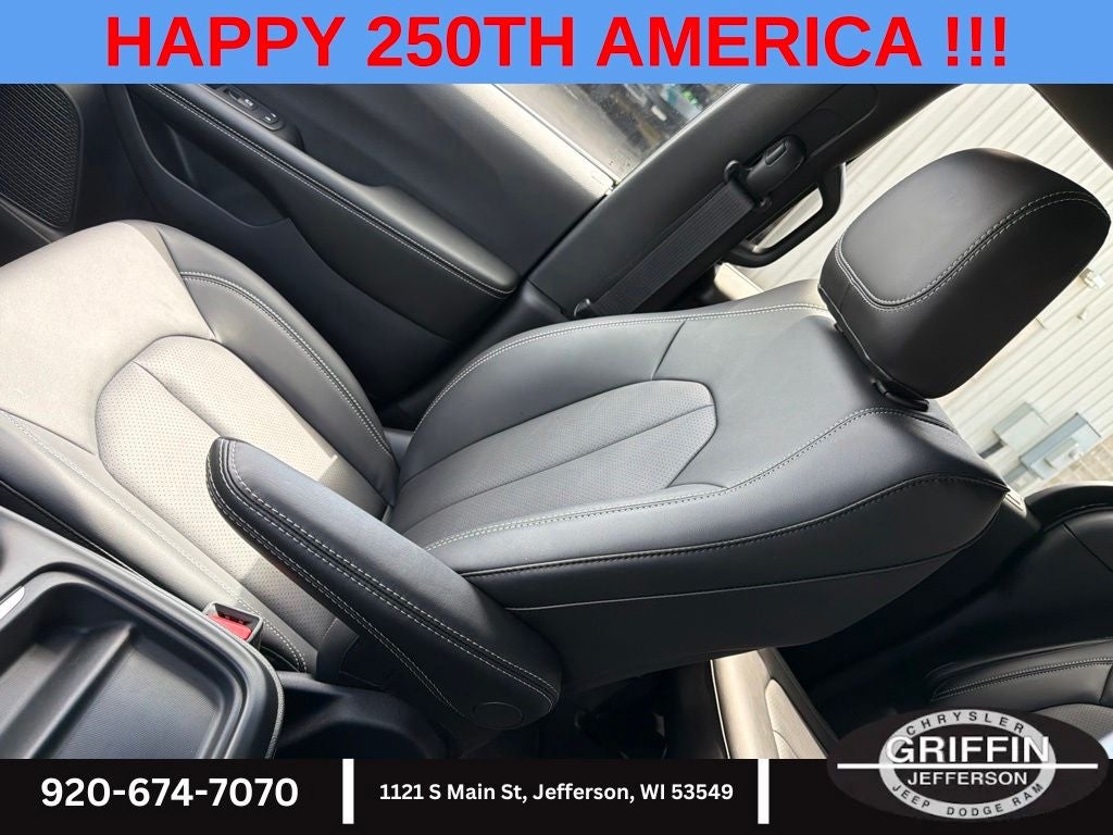 2027 Chrysler Pacifica Select AWD !!!