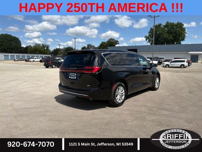 2027 Chrysler Pacifica Select AWD !!!