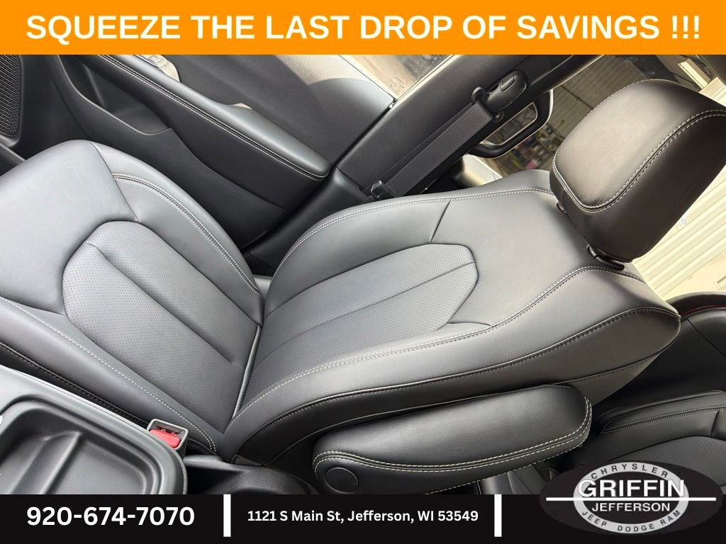 2027 Chrysler Pacifica Select AWD !!!
