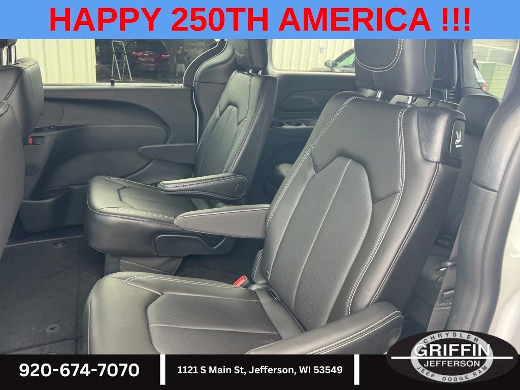 2027 Chrysler Pacifica Select AWD !!!