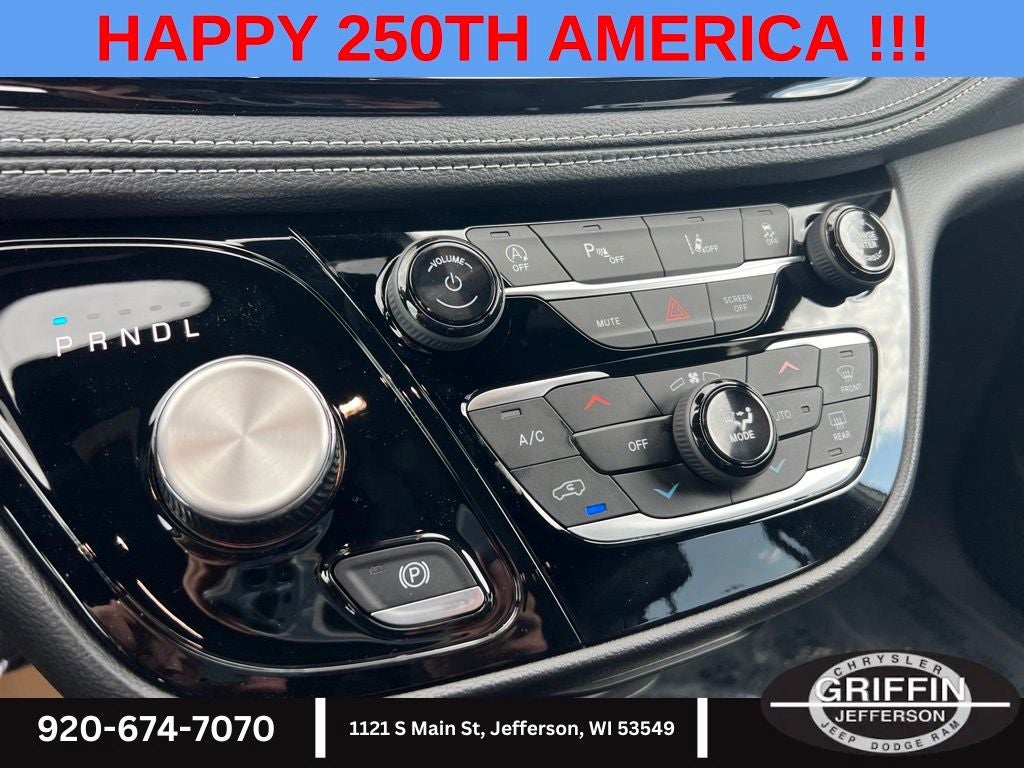 2027 Chrysler Pacifica Select AWD !!!