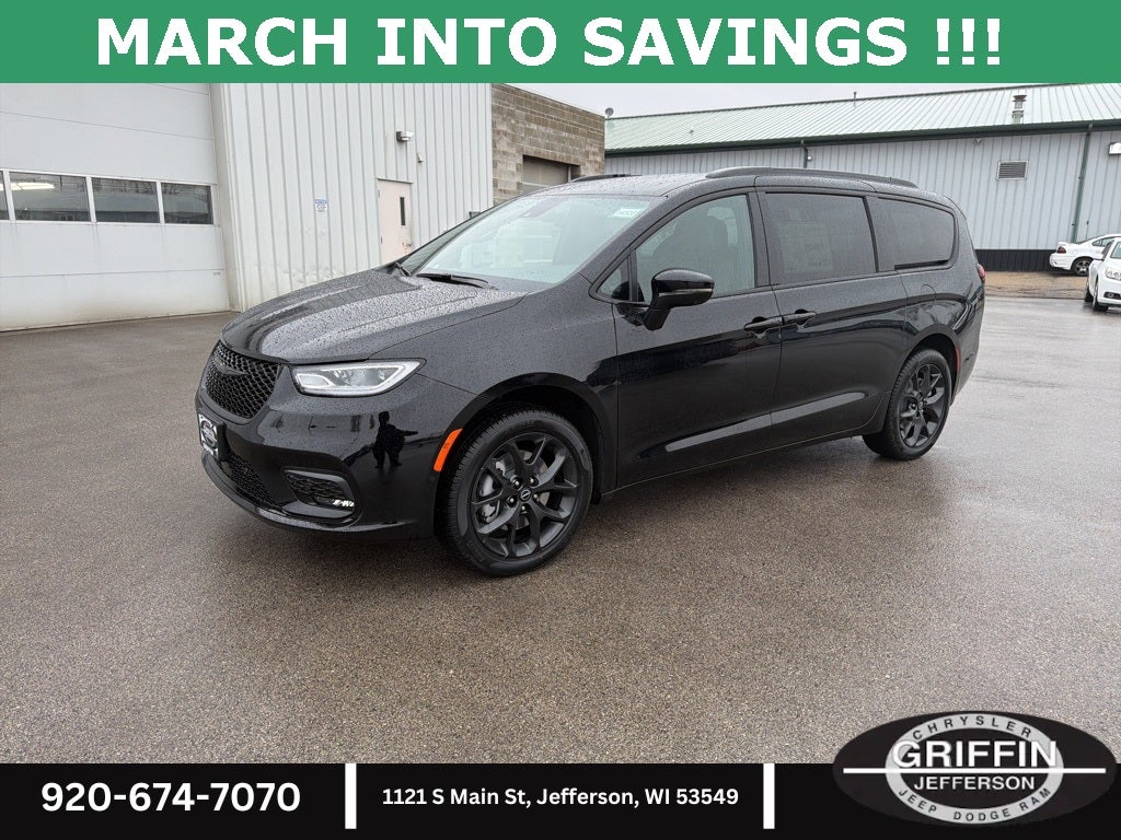 2026 Chrysler Pacifica Select