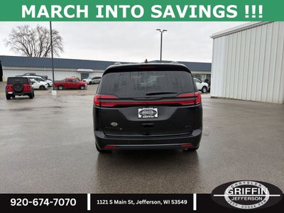 2026 Chrysler Pacifica Select AWD !!!