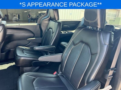 2023 Chrysler Pacifica Touring L S AWD Near Madison WI