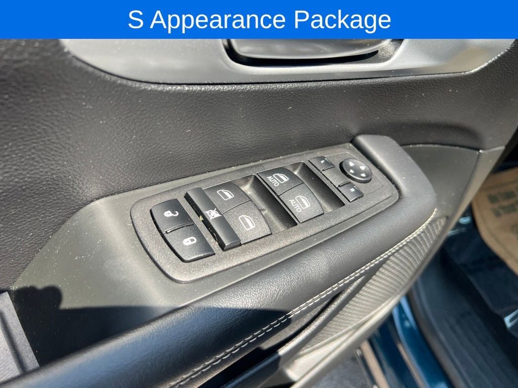 2023 Chrysler Pacifica Touring L S AWD Near Madison WI