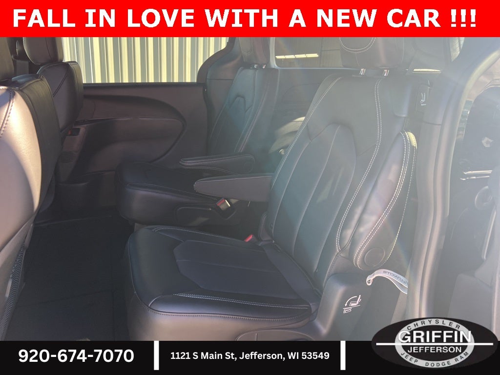 2026 Chrysler Pacifica Select AWD !!!