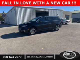 2026 Chrysler Pacifica Select AWD !!!