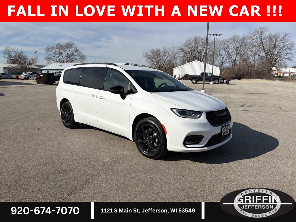 2026 Chrysler Pacifica Select