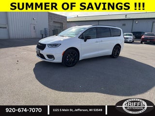 2026 Chrysler Pacifica Select AWD !!!