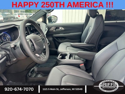 2027 Chrysler Pacifica Select AWD !!!