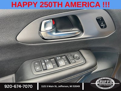 2027 Chrysler Pacifica Select AWD !!!